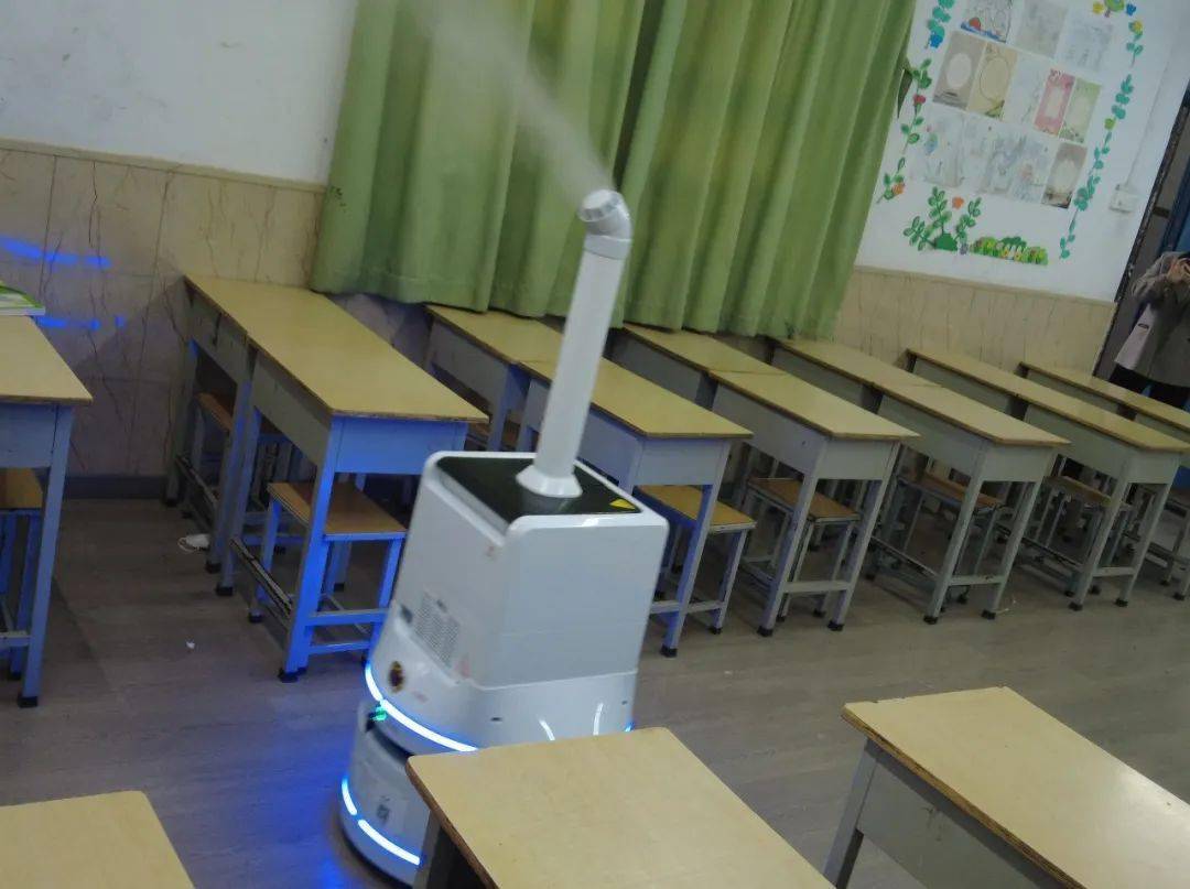 智能喷雾加湿机_智能喷雾降温_河南智能喷雾机器人哪个好
