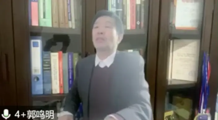 半导体进展二维研究材料有哪些_二维半导体材料的研究进展_半导体进展二维研究材料的特点