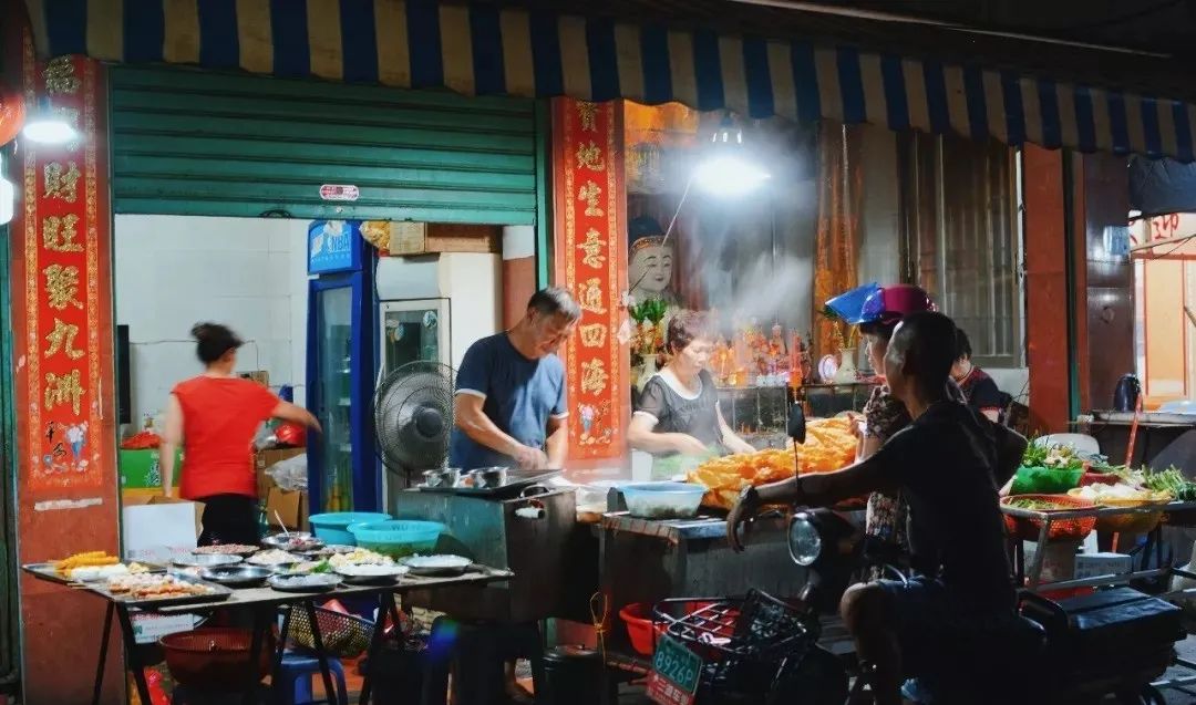新乡智能餐饮机器人厂家_新乡餐饮厂家机器智能人招聘_人工智能餐饮机器人