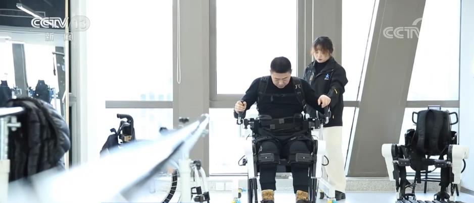 浙江智能外骨骼机器人装备_浙江大学外骨骼机器人_智能机械外骨骼