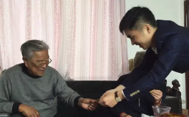评审奖是什么意思_评审优点_红点奖评审特点