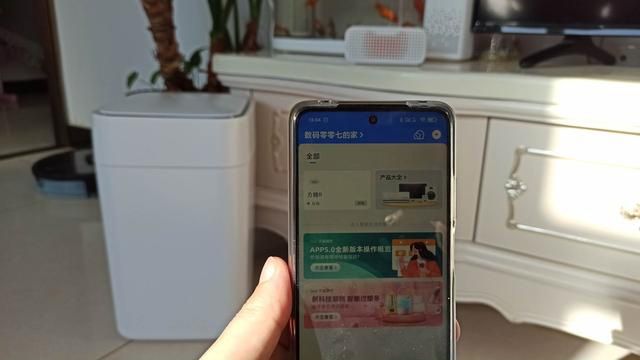 智能机器人装卸垃圾箱_垃圾自动装卸车视频_箱体可卸式垃圾车